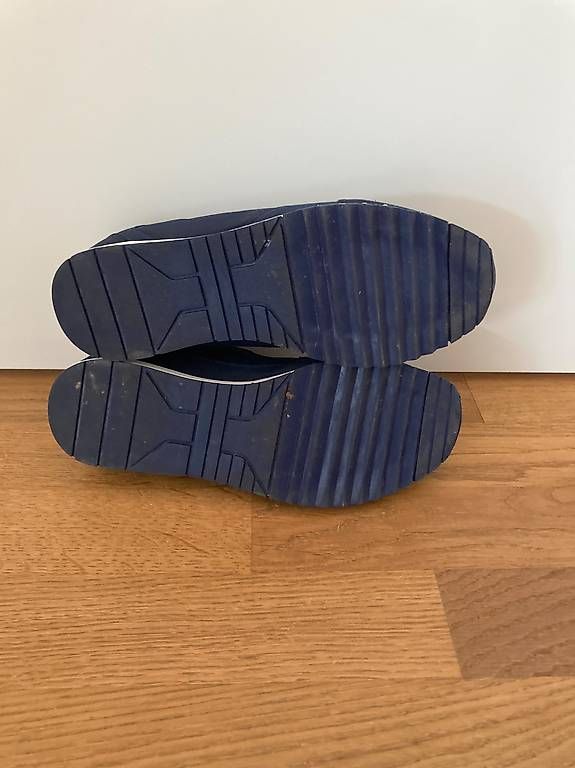 Scarpe da uomo: Turnschuhe Gr.41 – Usato da Luzern venduto da Judith01112 1