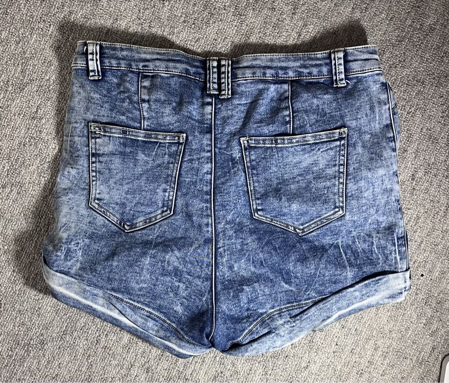 Jean shorts yes or no best sale