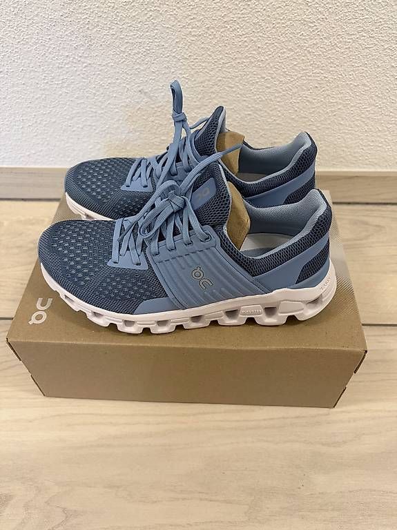 Chaussures femmes: On Cloud  Schuhe  – D'occasion à Lengnau AG par carmenyta73