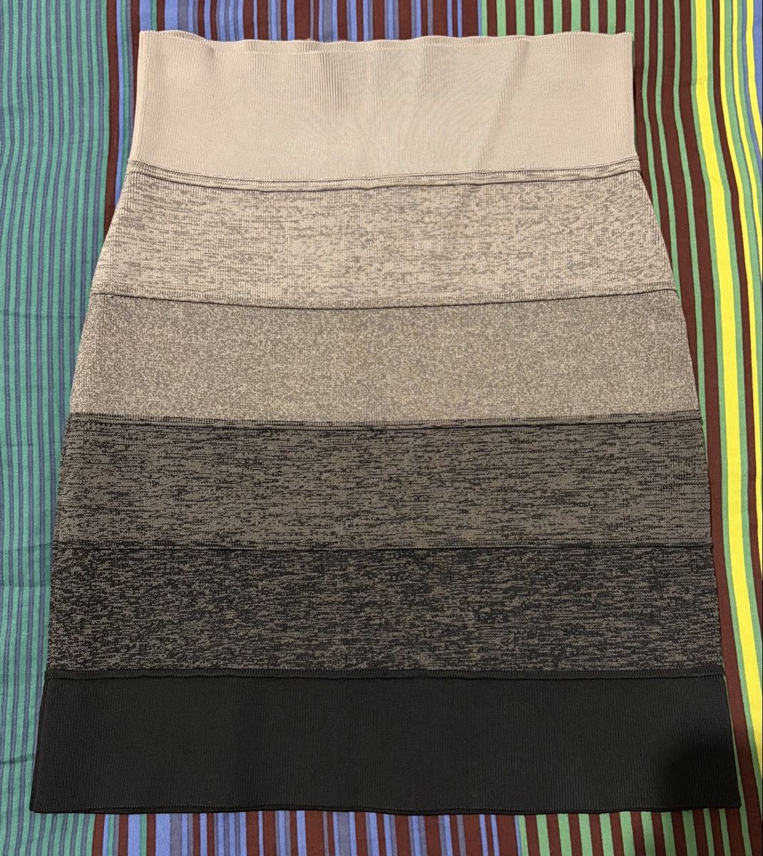Gonne: Jupe dégradé gris BCBGMaxazria – Usato da Genève venduto da AlBE909