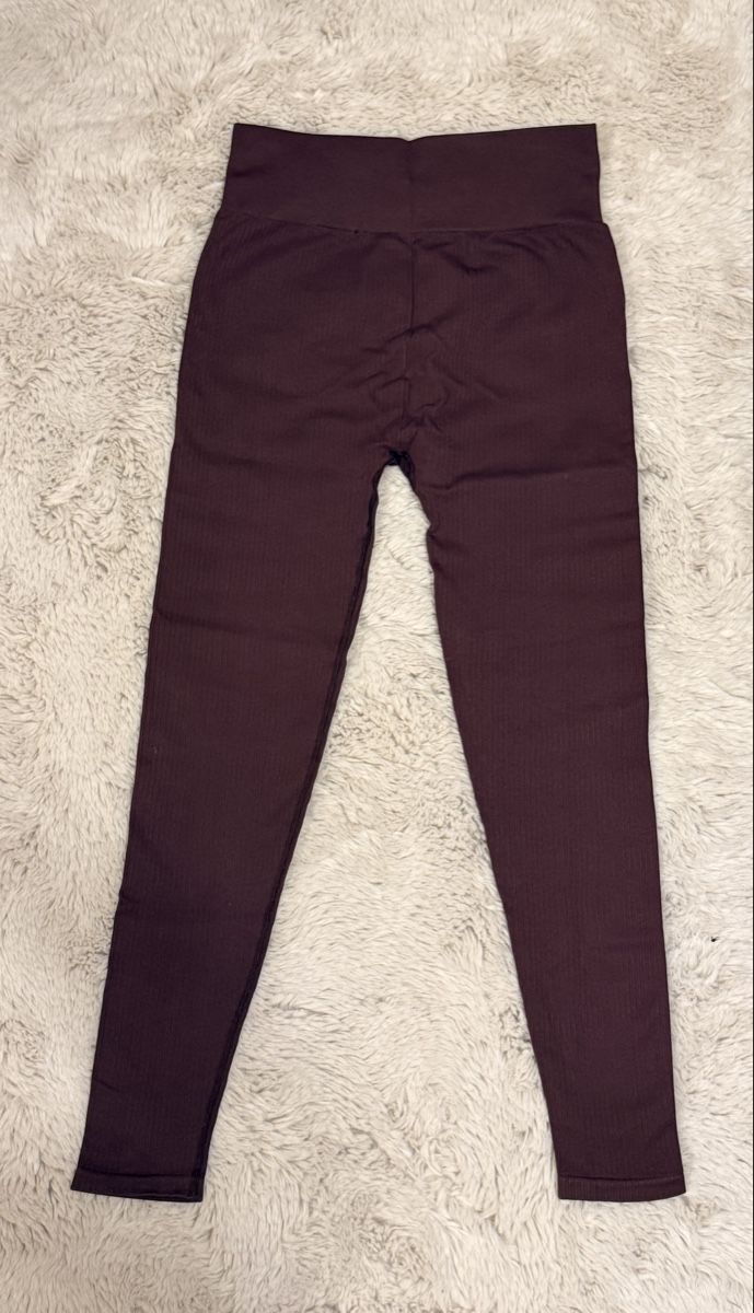 Lotti di vestiti: Sportkleiderpaket, Grösse S-M – Usato da Haldenstein venduto da ana_b8c7 4