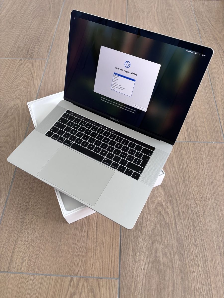 Apple Notebook: MacBook Pro – Usato da Au SG venduto da Sjardim 3