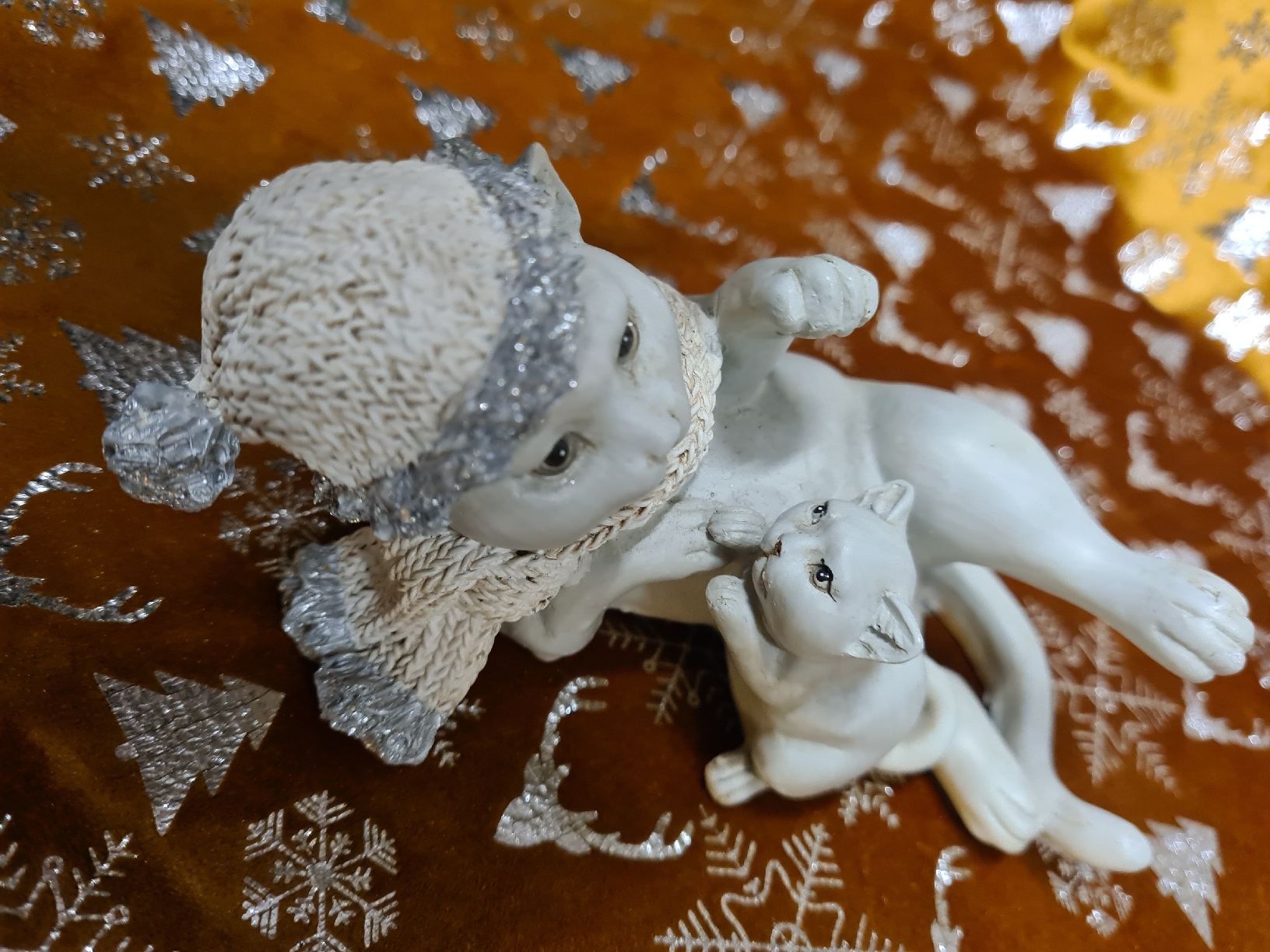 Statuette: Weihnachts Katzenfigur, 16x7 cm – Usato da Amriswil venduto da kleindeko 1