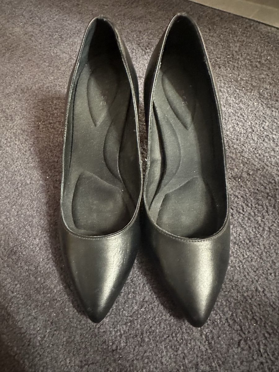 Scarpe da donna: Pumps mit bequemer Sohle – Nuovo (secondo la descrizione) da Niederhasli venduto da JOE92 1