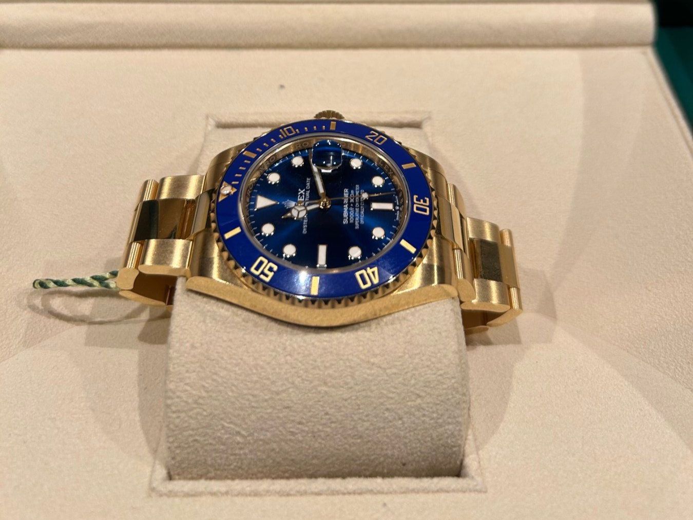 Rolex Orologi: Rolex Submariner Gold - Blaues Ziffernblatt – Nuovo (secondo la descrizione) da Elgg venduto da SebastianHuber 2