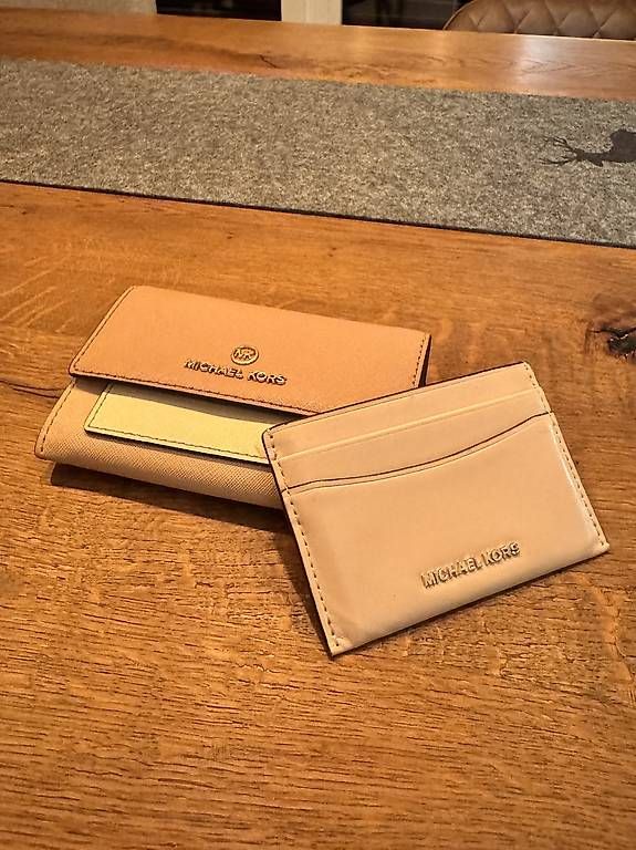Portamonete: Michael Kors Geldbörse – Usato da Luzern venduto da ste_m69n 1