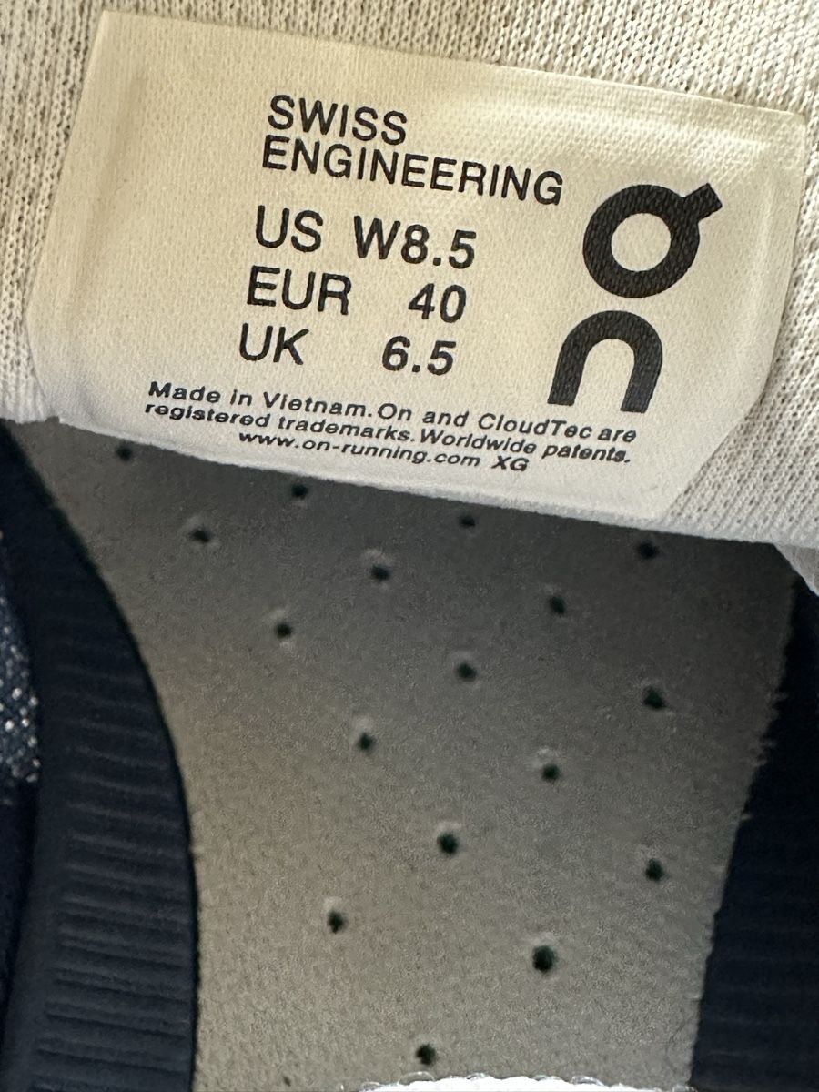On Scarpe da donna: On Running Cloud Damenschuhe Grösse 40 EU Blau – Usato da Wiesendangen venduto da Verkaufen03 4