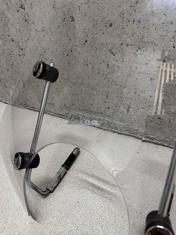 Tutti pezzi di ricambio per scooter: Original Vespa GTS Windschild (medium) – Usato da Jona venduto da Dolcinium 2