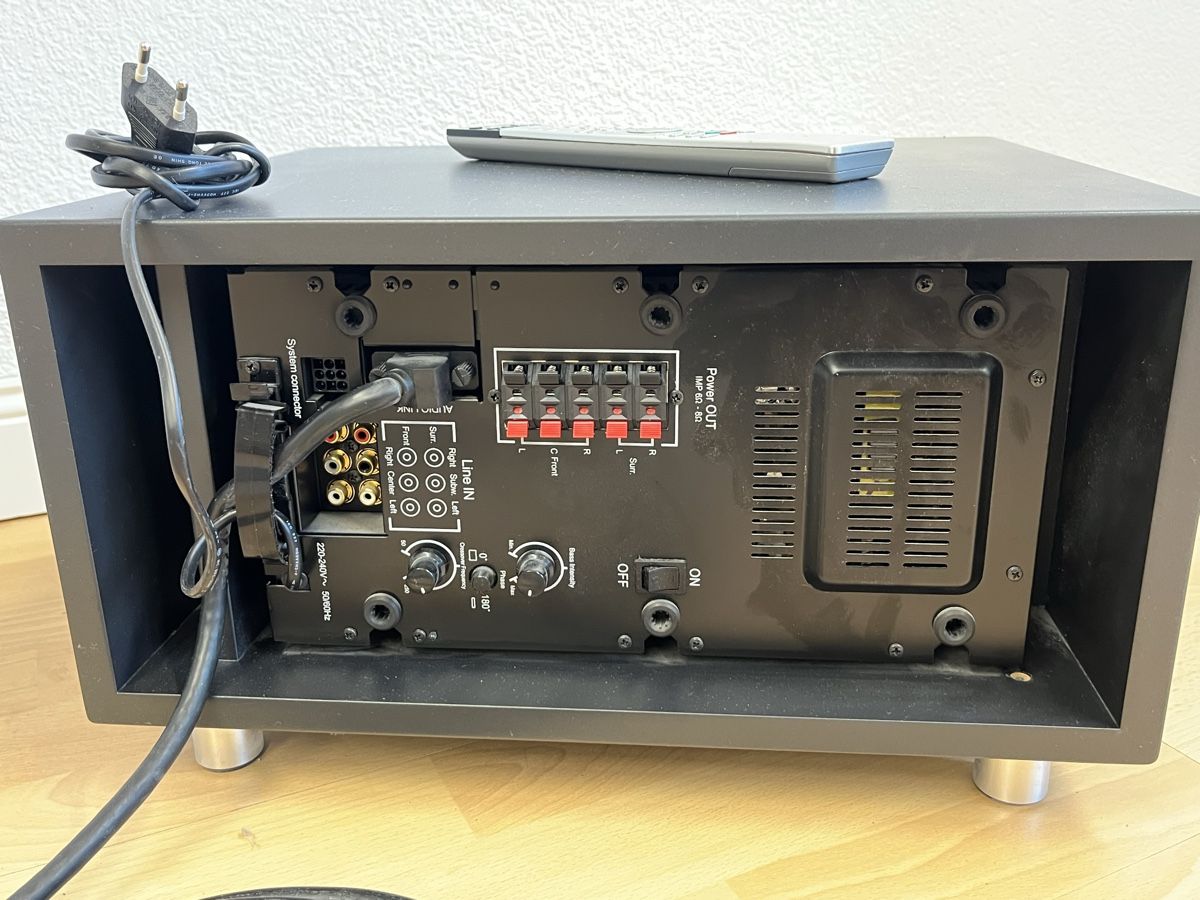 Appareils TV: Loewe Individual 32 Full HD TV mit Sound System – D'occasion à Horgen par Grizzly83 2