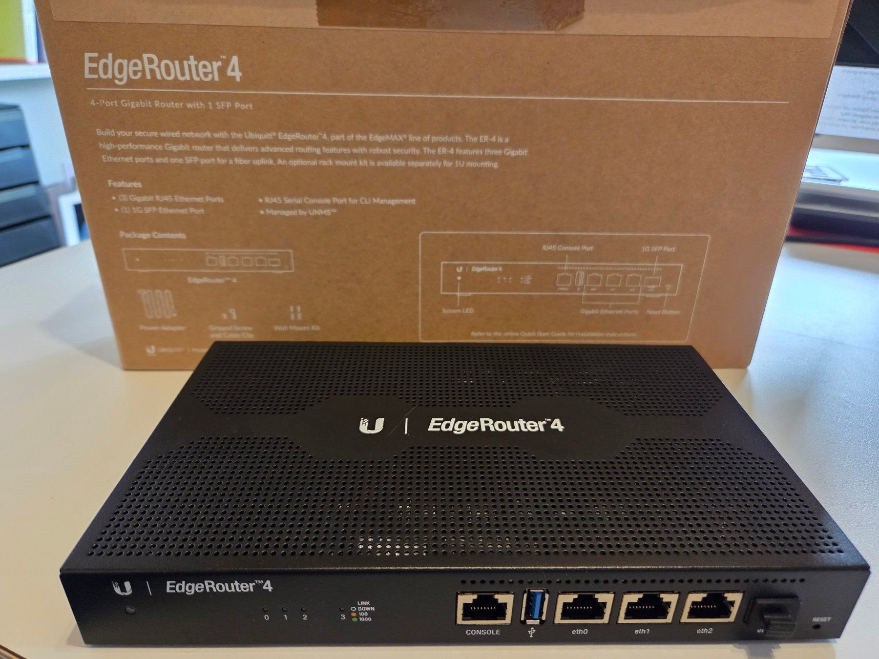 Ubiquiti Modem & Router: Ubiquiti EdgeRouter 4 Router – Usato da Davos Platz venduto da Epic