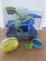 Käfig, Stroh und Futter für Zwerghamster