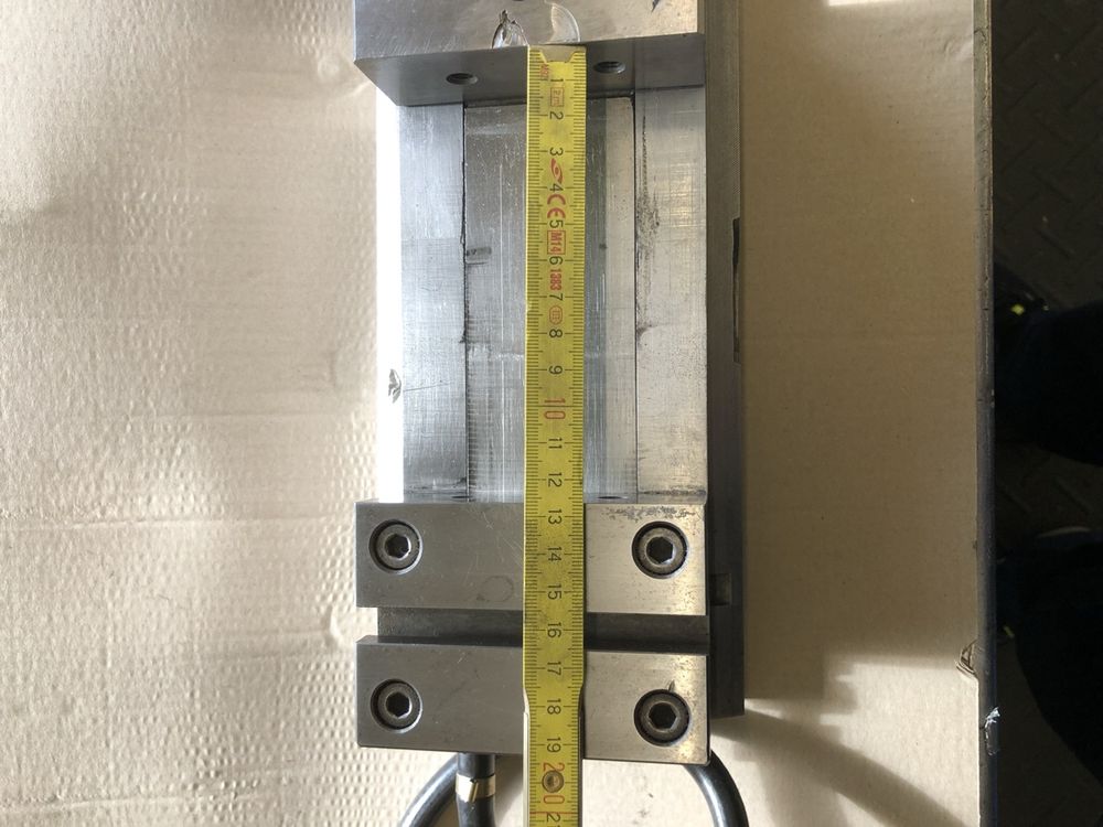 Evard Precision Pneumatischer Schraubstock (Gebraucht) in Emmenbrücke ...