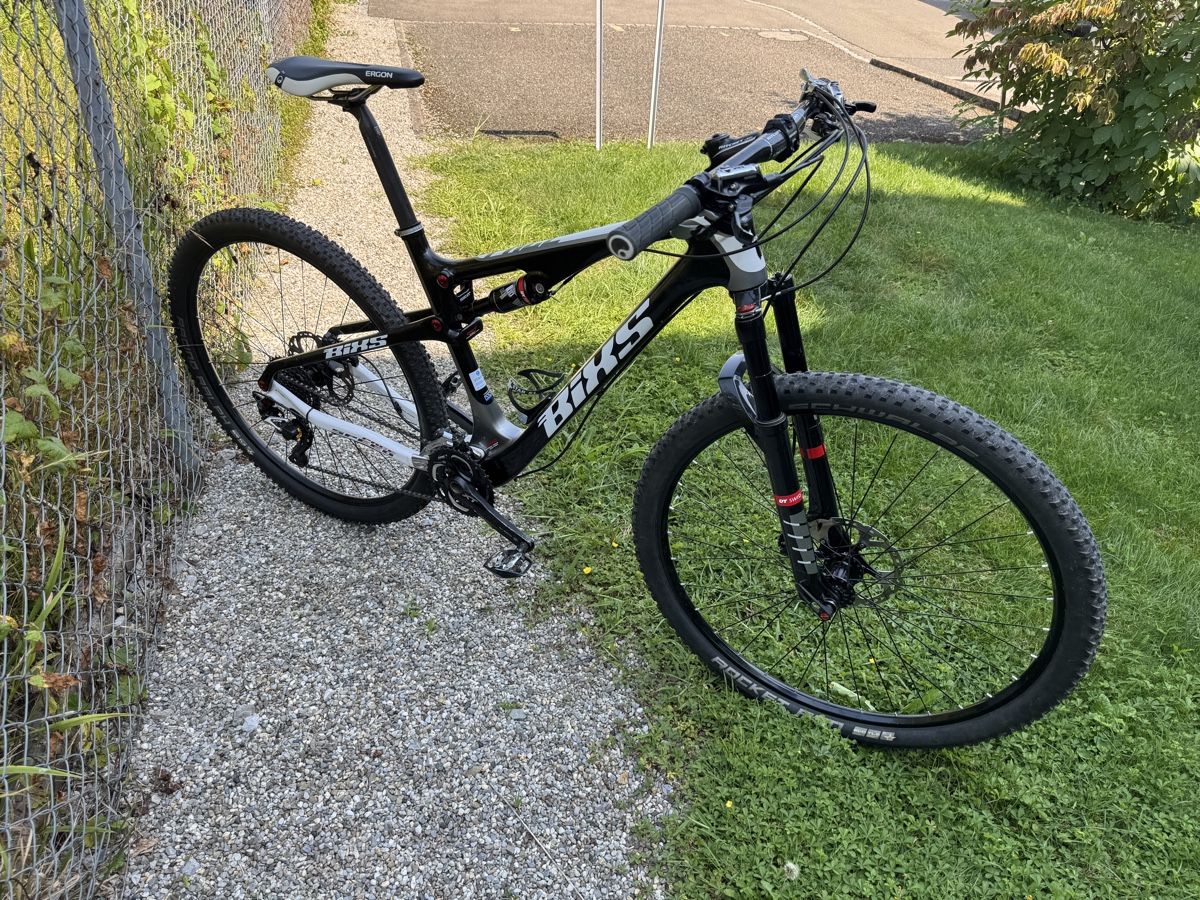 Bixs Biciclette: Bixs  Fully Carbon (Grösse L) – Usato da Lachen SZ venduto da amazonic