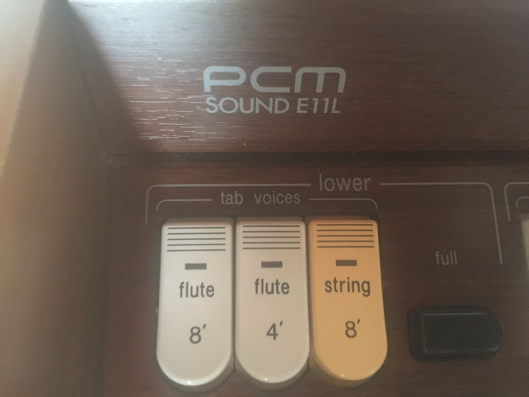 Technics Musikinstrumente: Elektr. Orgel; Technics PCM Sound E11L inkl Orgelbank – Gebraucht aus Hergiswil NW von kar_gg6r 2