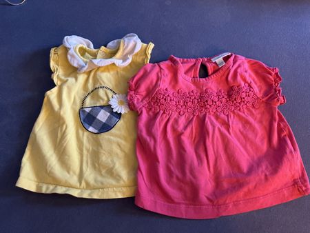 2 Baby Tshirts Gr. 62/65