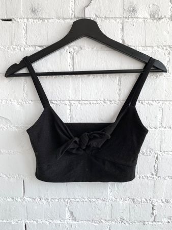 Schwarzes Crop Top