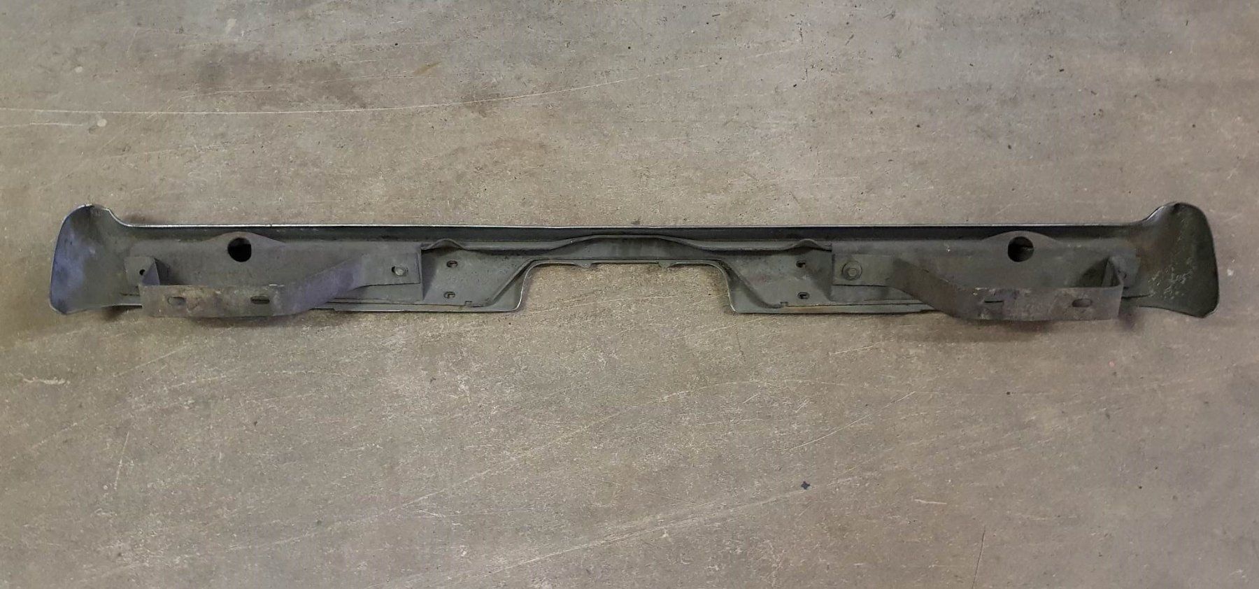 Chrysler Alle Autoersatzteile: Stossstange hinten, Chrysler Valiant – Gebraucht aus Niedergösgen von usc_8qc6 2