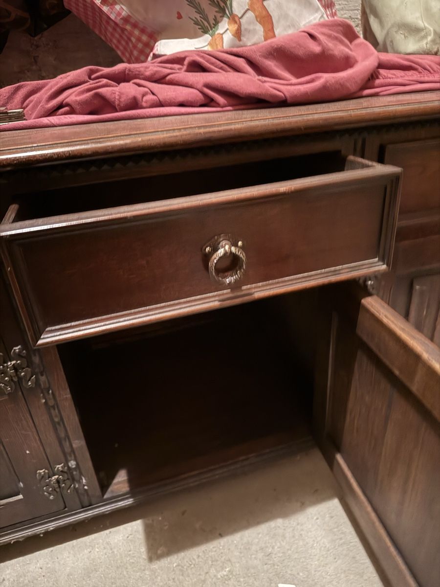 Commodes: Tudor Sideboard – D'occasion à Eptingen par LerchR02 1