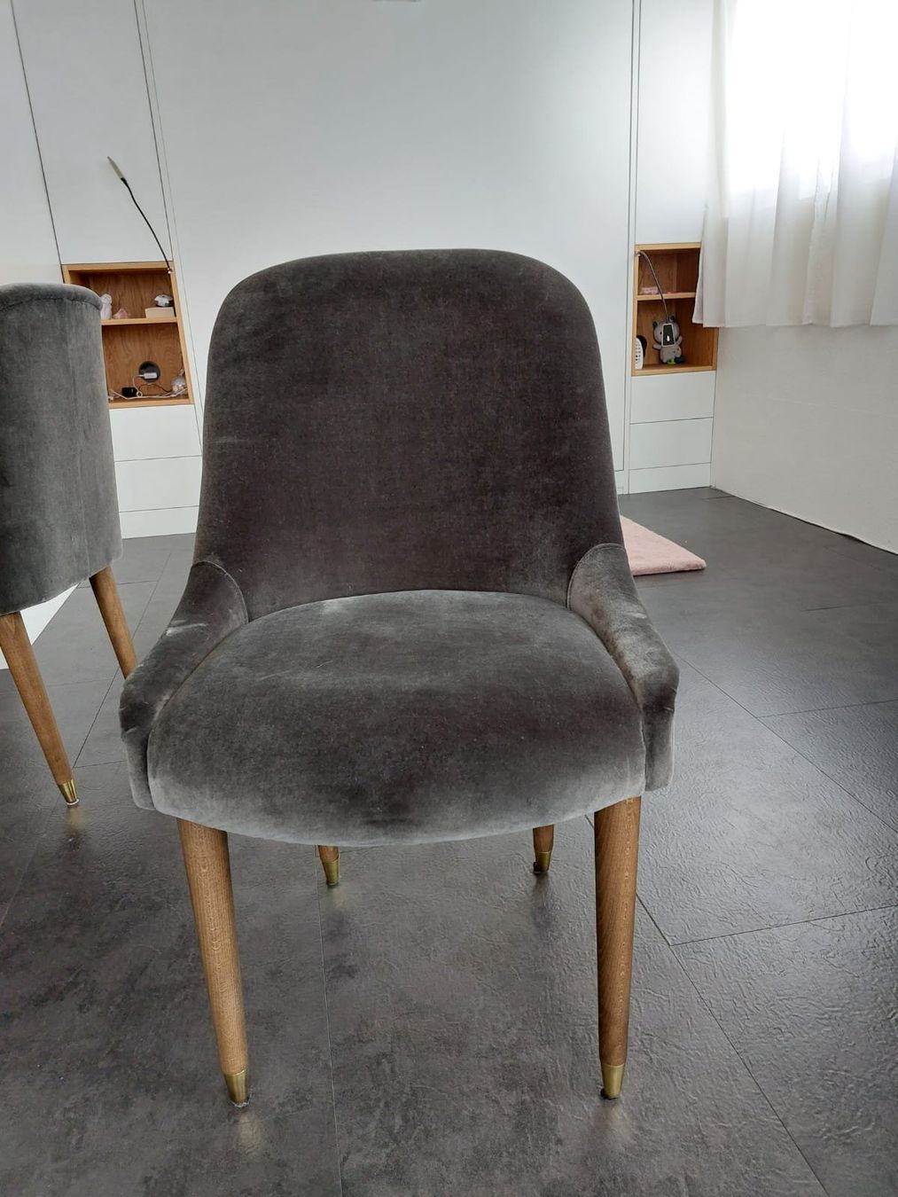 Stühle: Schöne Samt Stühle 4x , Grau, Top Zustand – Gebraucht aus Andermatt von jazzsimmen 1