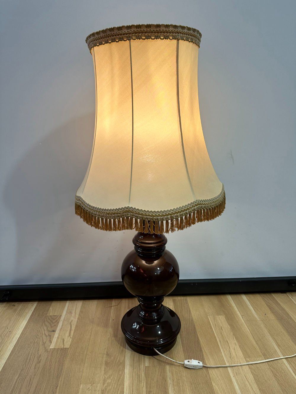 Lampade: Vintage Nachttischlampe/ Wohnzimmerlampe – Usato da Obernau venduto da Arche_Noah_Brocki