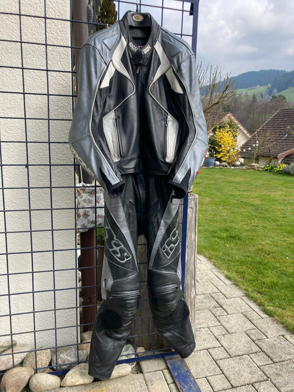 IXS Anzüge: Motorrad Lederkombi 2-Teilig Gr.56 – Gebraucht aus Oberdiessbach von Kurt_11