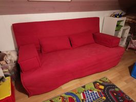 Rotes Bettsofa von IKEA 