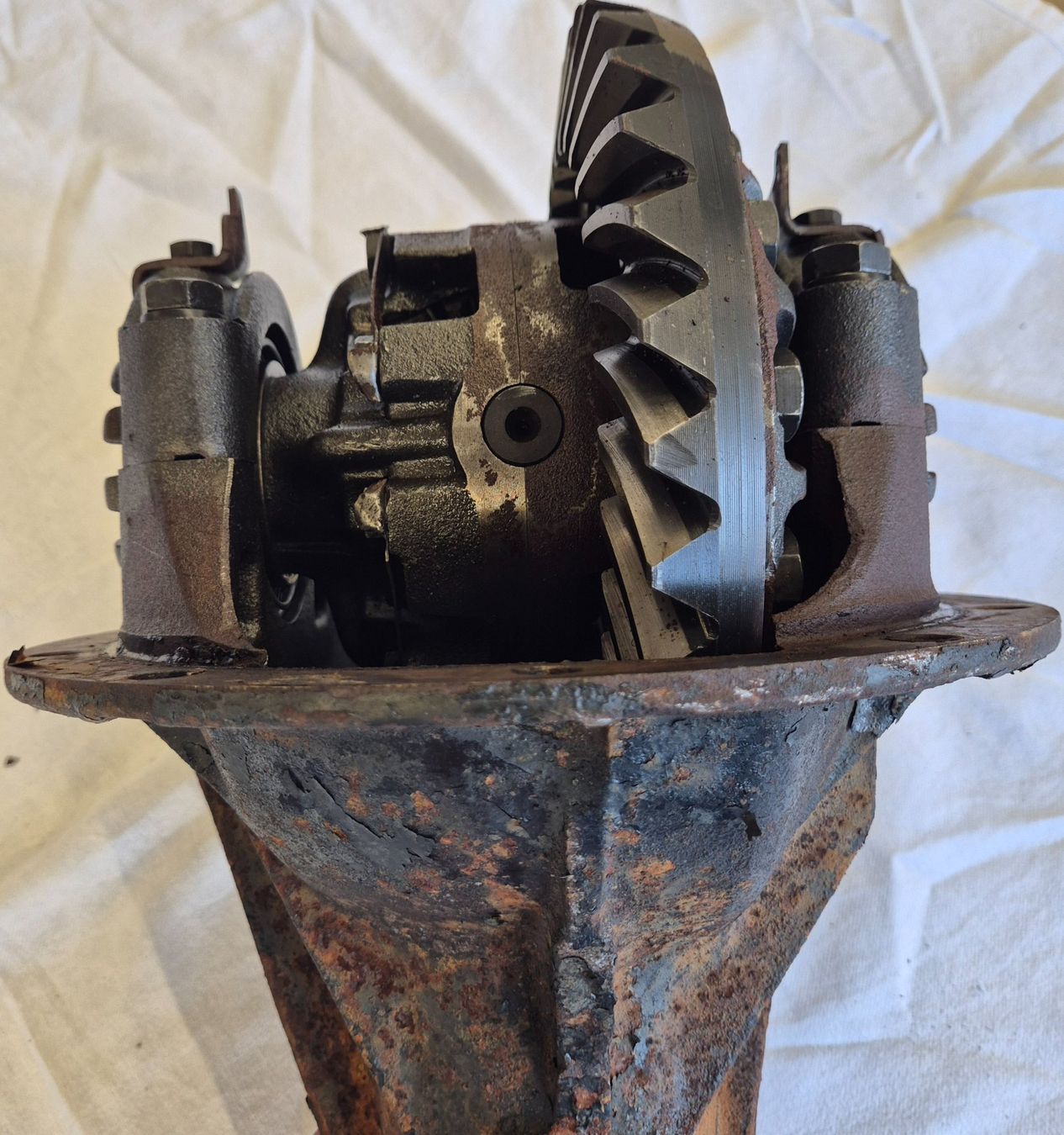 Opel Tutti pezzi di ricambio auto: Opel Blitz Differential,Hinterachsgetriebe – Usato da Bremgarten AG venduto da Osella5 3