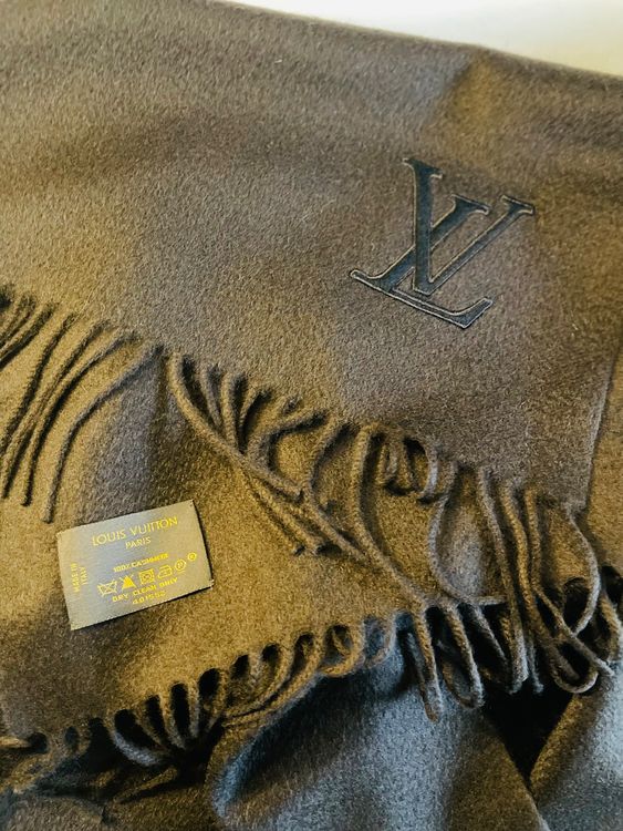 Authentic Louis Vuitton 100% Cashmere Jhelam Scarf With 