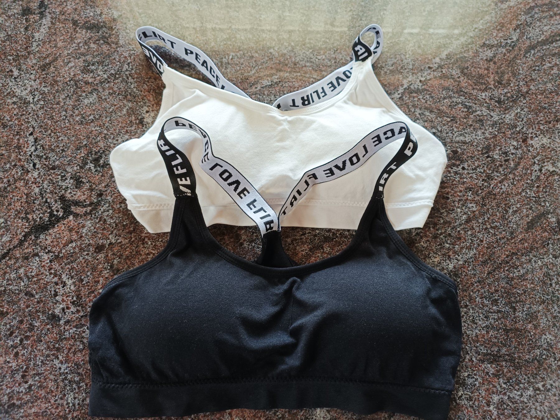 Altra biancheria intima: 2 neue BH's L/XL – Nuovo (secondo la descrizione) da Bätterkinden venduto da Elefantenzoo