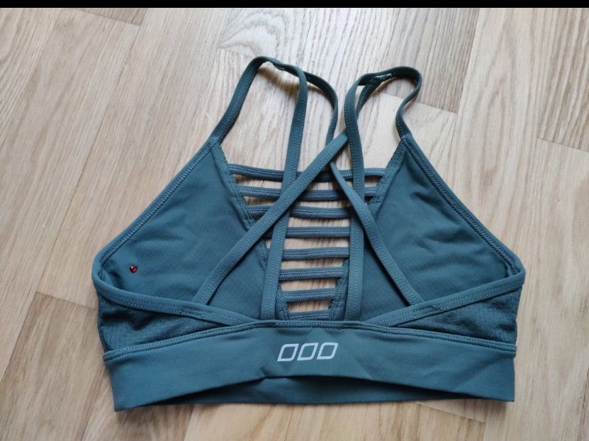 Top: Sport bh lorna james – Usato da Altstätten SG venduto da melody- 1