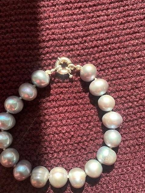 Bracciali & Braccialetti: Armkette Süsswasserperlen hell – Usato da Kirchberg BE venduto da Rege 1