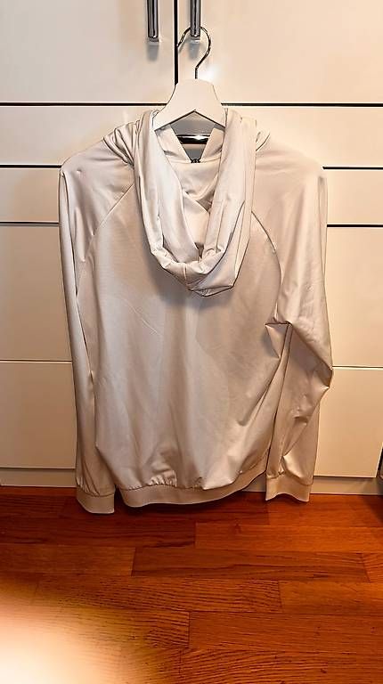 Giacche: Guess Trainingsjacke M – Usato da Romanshorn venduto da cedoo8590 1