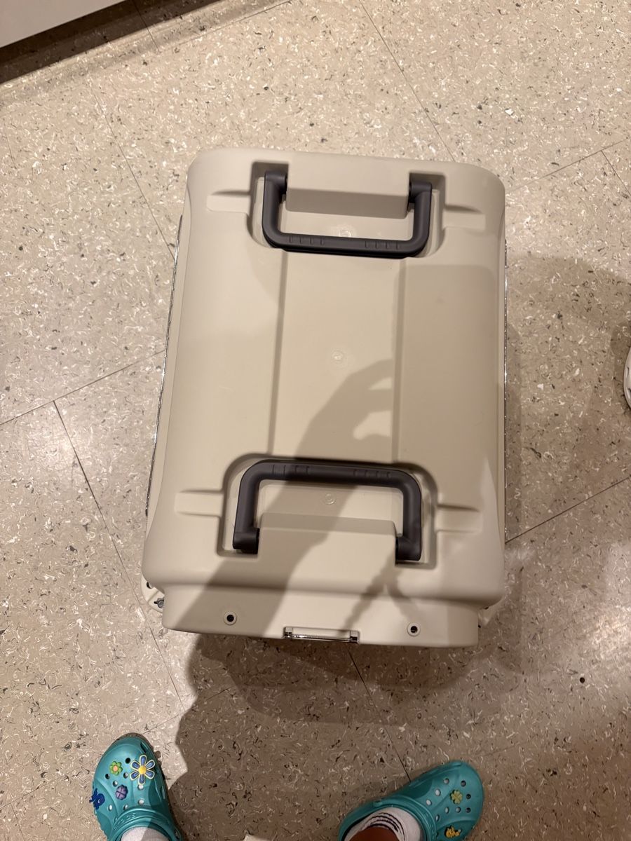 Gabbie, trasporto & Sicurezza: Hunde Transportbox – Nuovo (secondo la descrizione) da Dübendorf venduto da Cheekie