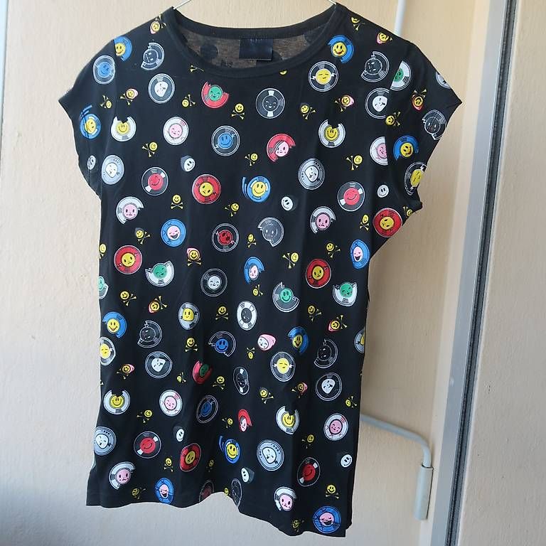 T-Shirts: Divers tee-shirts à 1 franc l'unité – Gebraucht aus Neuchâtel von Mimijamet