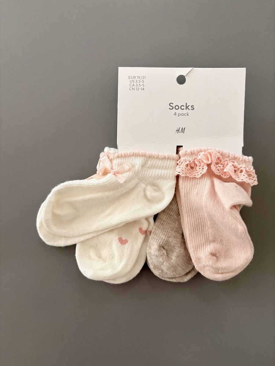 H&M Calze per bambini: Socks Newborn H&M x4, Grösse 19/21 – Nuovo e nell'imballaggio originale da St. Gallen venduto da Sonja-SG
