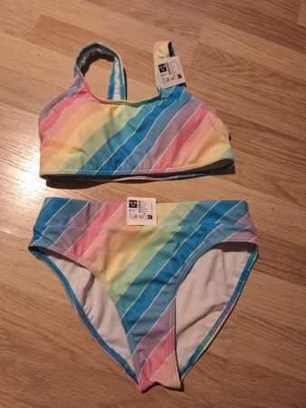 Neuer, gestreifter Regenbogen Bikini, Grösse 164