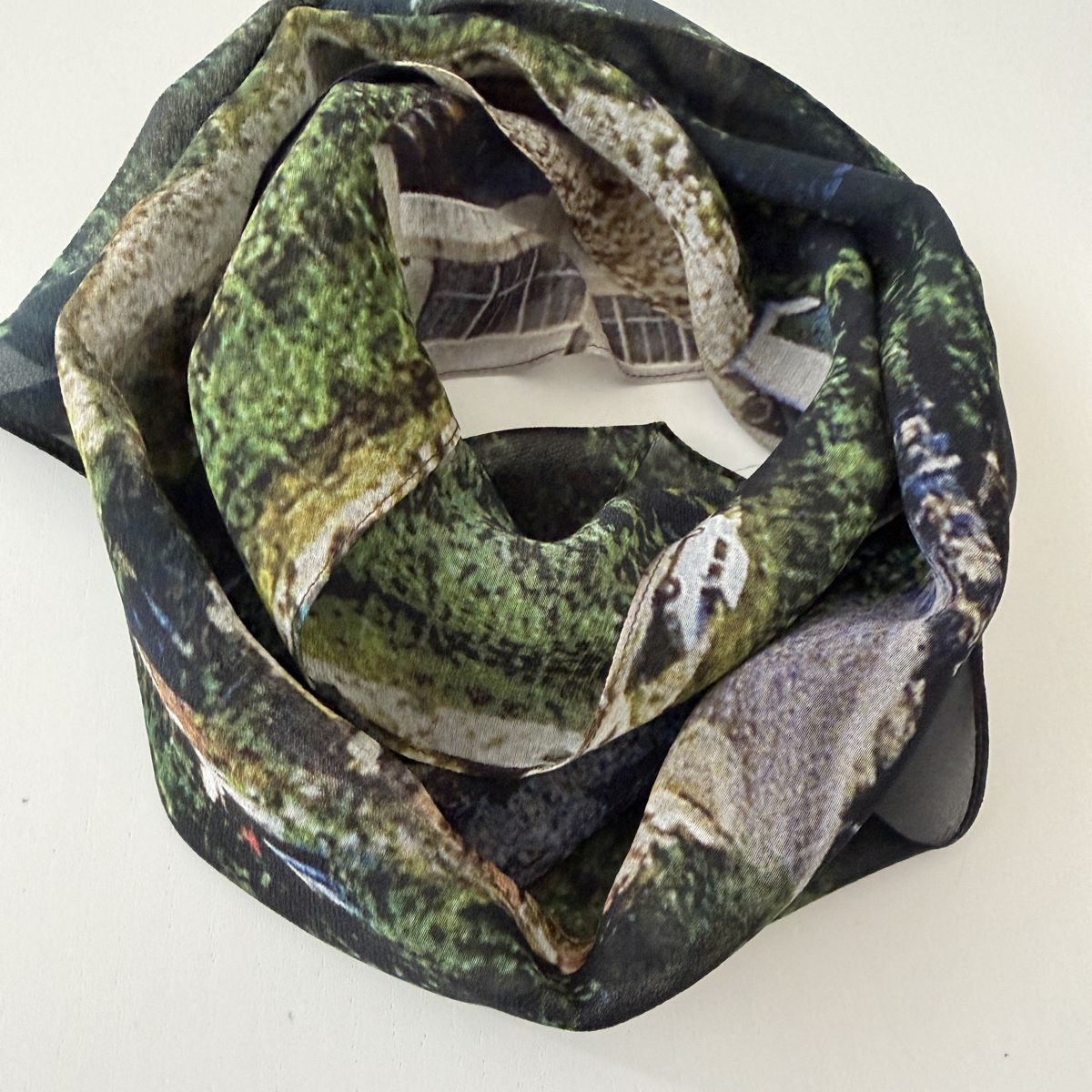 Akris Foulard & Sciarpe: AKRIS New Collector's Scarf – Nuovo (secondo la descrizione) da Emmen venduto da Avviivva_Com2023 5