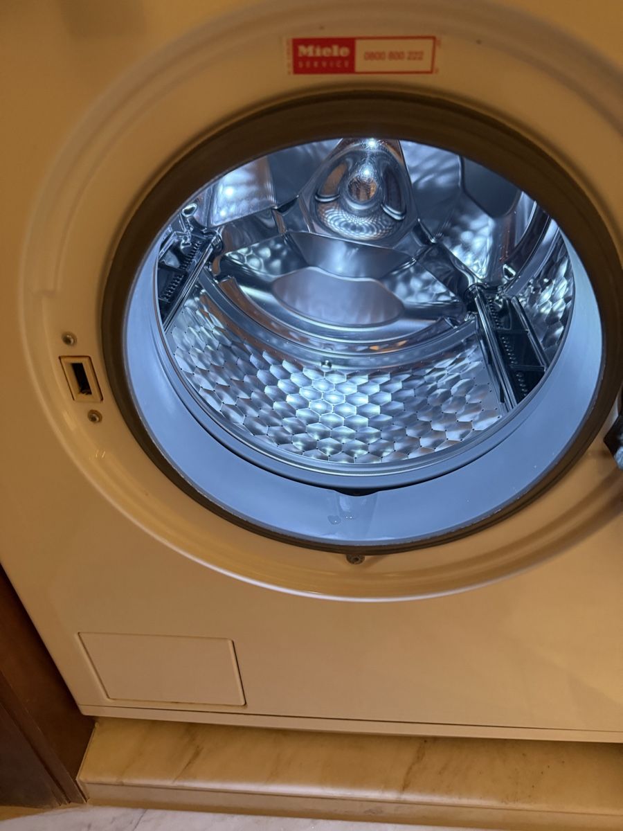 Miele Waschmaschinen: Miele Waschmaschine – Gebraucht aus Widen von Widen12345 1