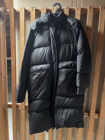 Schwarze Hallhuber Winterjacke,  Grösse 36, Top Zustand!