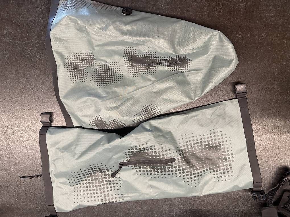 Cube Borse: Cube ACID PACK PRO Satteltasche und Lenkertasche – Usato da Gähwil venduto da Tigerfingge 1