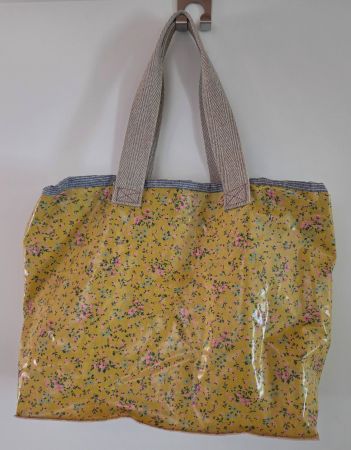 Tasche mit ReisetrolleyanhängVorrichtung