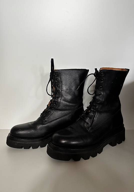 Scarpe da donna: Schwarze Lederstiefel , gr. 39 – Usato da Hünibach venduto da tkv_79r2