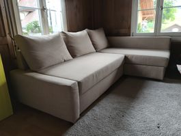 Gemütliches Ecksofa mit Schlaffunktion. Gebraucht.