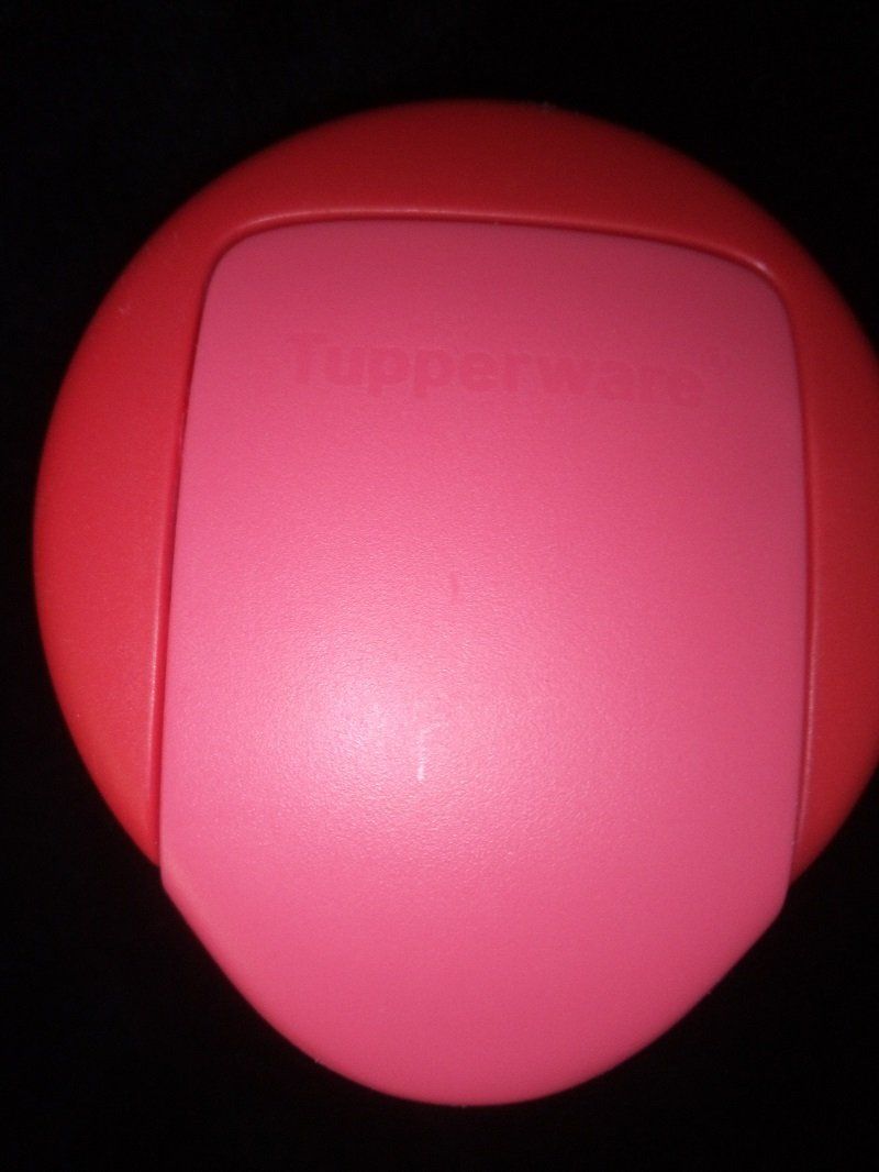 Tupperware Trinkflaschen & Thermosflaschen: TUPPERWARE Kaffeebecher Thermobecher mit Herzen in Rot – Gebraucht aus Werdenberg von EXA-Secondhand 3