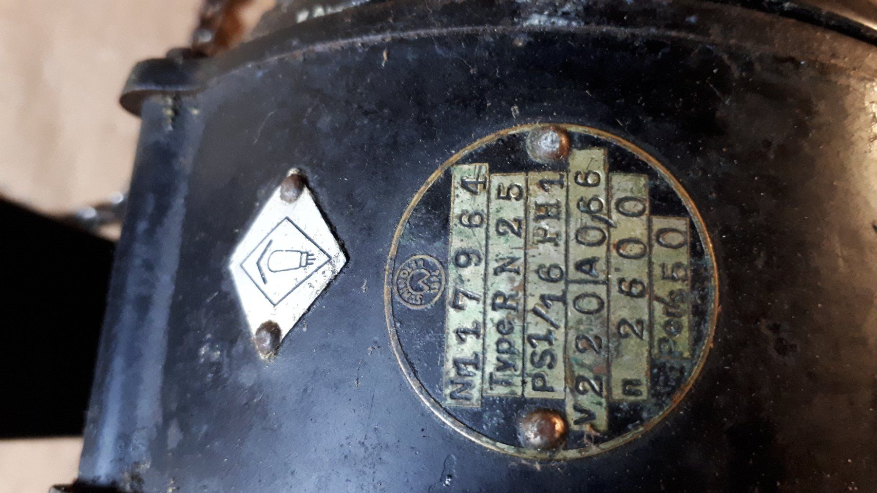Macchine da cucire: Vintage Nähmaschinenmotor, – Usato da Madiswil venduto da 20gls 4