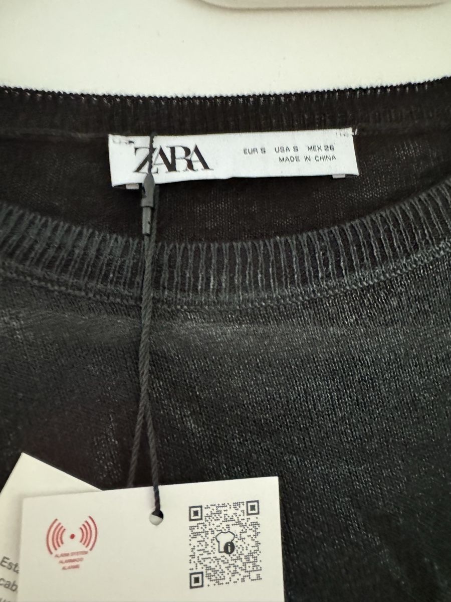 Zara Maglioni & Felpe: Schwarzer Pullover mit Foil, Zara, Gr. S, NEU! – Nuovo e nell'imballaggio originale da Küsnacht ZH venduto da ToddyGinger 1