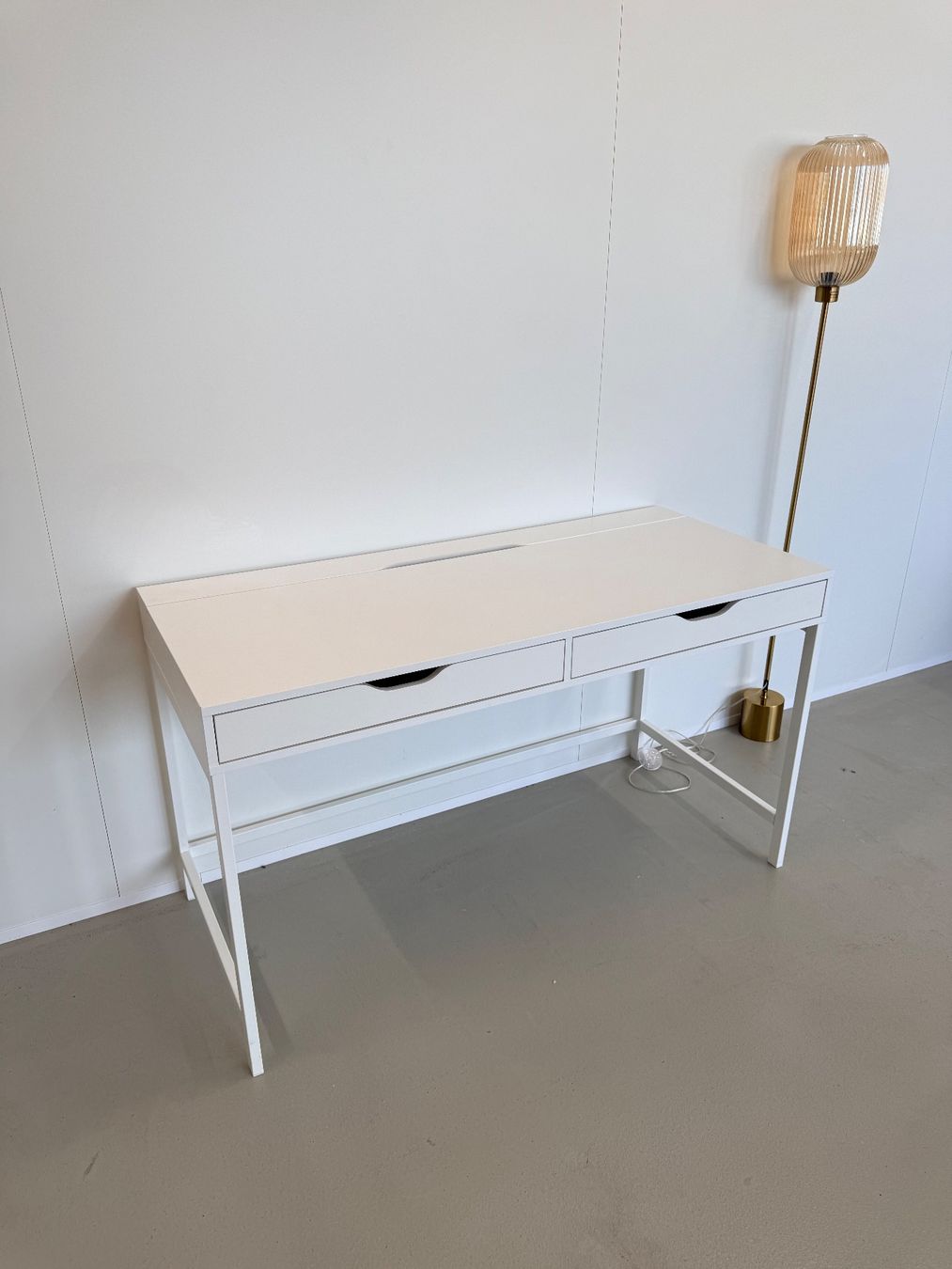 Ikea Scrivanie: ALEX IKEA Bureau (possible transport payant) – Usato da Biel/Bienne venduto da secondstore