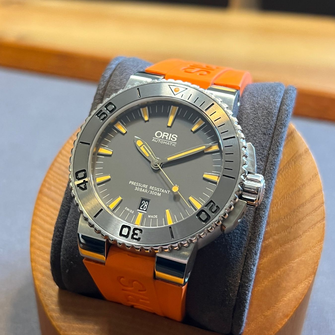 Oris Uhren: Oris Aquis Date Automatic Full Set 01 733 7653 4158 – Gebraucht aus Carouge GE von Watchaser 2