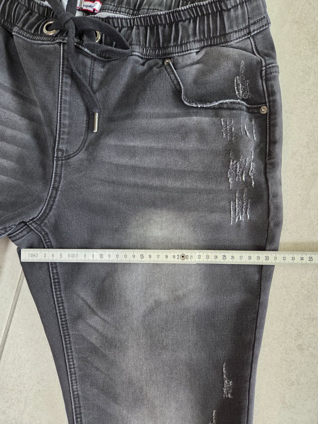 Jeans: Kangaroos Caprijeans, Grösse 44, grau – Usato da Hirschthal venduto da toronto-raptors82 5
