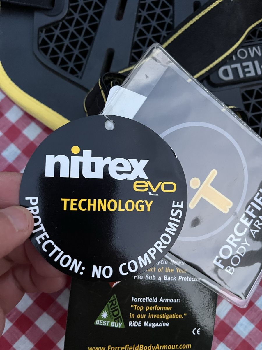 Protezioni & Imbottiture: Protektor für Töfffahrer neu – Nuovo (secondo la descrizione) da Eschenz venduto da glettise24 3
